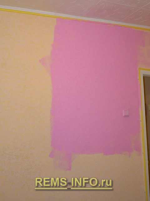 Покраска стены в детской.