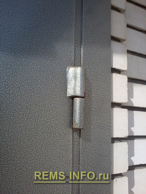 Как отремонтировать входную металлическую дверь
